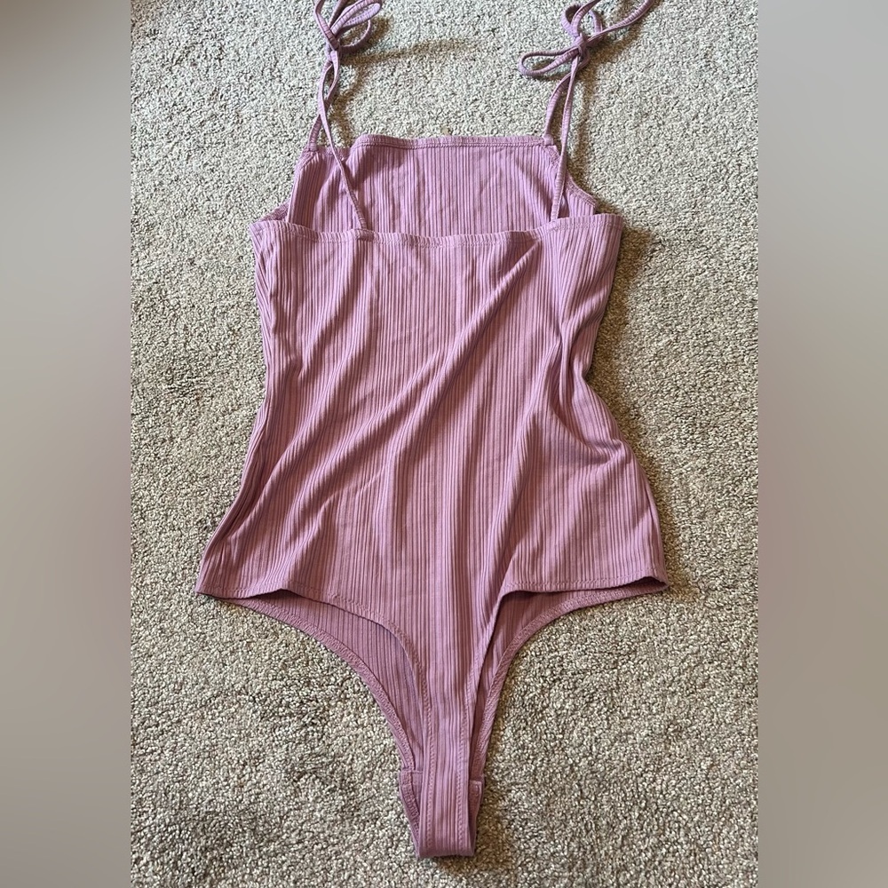 BCBGeneration small lilac ribbed bodysuit with tie straps - Picture 3 of 4